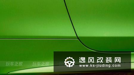 奔驰C63外观改装升级 化身纽北绿AMG GTR