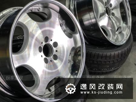 广州车友提英菲尼迪Q70L，改装大饼轮毂颜值更高