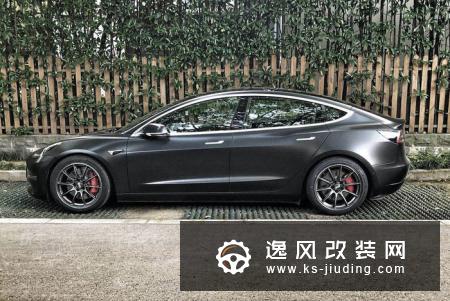 特斯拉Model3改装案例鸣谢车主:感觉还是要20寸轮胎用完