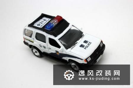 3.8万收了辆退役警车帕拉丁 改装后翻山越岭玩越野