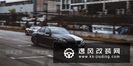 提车时4S店就送无钥匙进入和电尾门,我如果不是为了装6活塞卡钳,真的不想换这套轮毂