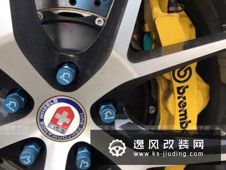 马自达CX-4 2.5L改装19寸轮毂 大量碳纤维装饰