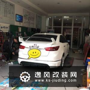 福特出了STI？重庆车友为福睿斯改装STI大尾翼