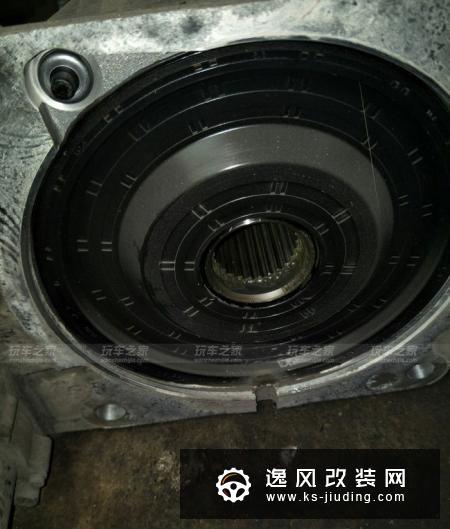 起亚索兰托改装后桥差速锁 换255AT轮胎