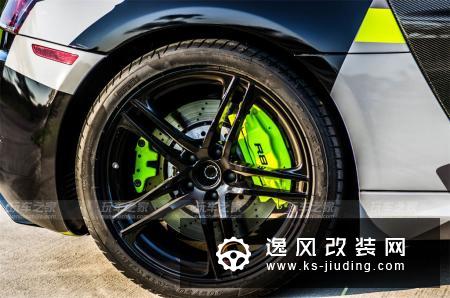 买了跑车怎么能不浪？奥迪R8改装后撩妹更简单