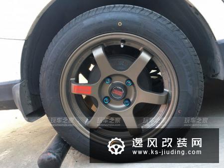五菱宏光S1拿来当跑车开 改装TE37轮毂/平衡杆