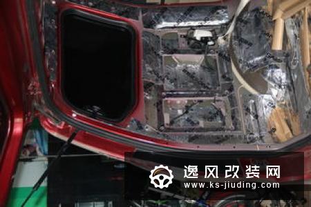 五菱宏光S1拿来当跑车开 改装TE37轮毂/平衡杆