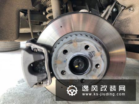 刹车会异响？全新奔驰E300改装Brembo Extrema刹车