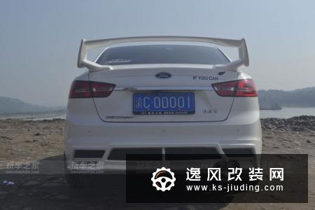 福特出了STI？重庆车友为福睿斯改装STI大尾翼