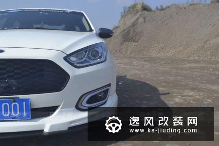 福特出了STI？重庆车友为福睿斯改装STI大尾翼