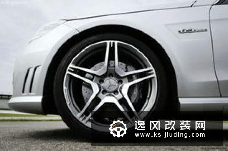 刹车会异响？全新奔驰E300改装Brembo Extrema刹车