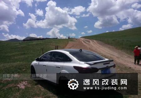 福克斯1.5T三厢版改装案例 ST包围/18寸雅泛迪轮毂