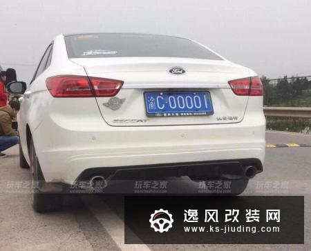 福特出了STI？重庆车友为福睿斯改装STI大尾翼