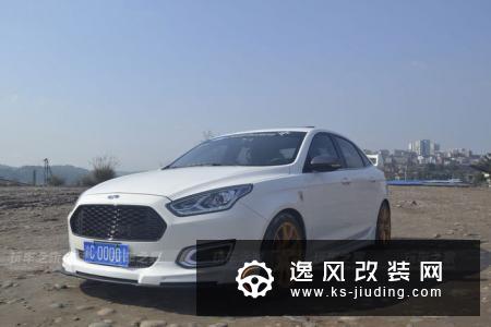 福特出了STI？重庆车友为福睿斯改装STI大尾翼