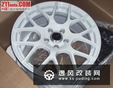 福克斯1.5T三厢版改装案例 ST包围/18寸雅泛迪轮毂