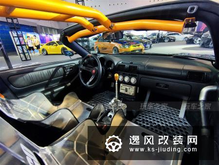 比法拉利还少见，这辆丰田MRS的内饰堪称一绝