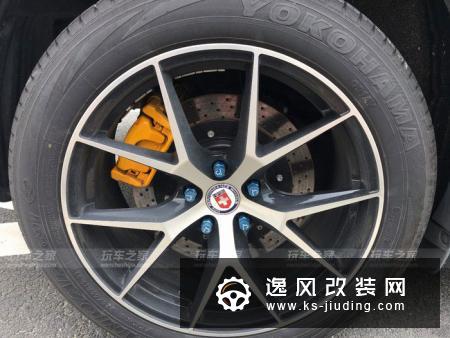 马自达CX-4 2.5L改装19寸轮毂 大量碳纤维装饰