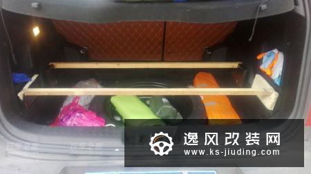 奇瑞瑞虎7改装床车 野外过夜安全小技巧
