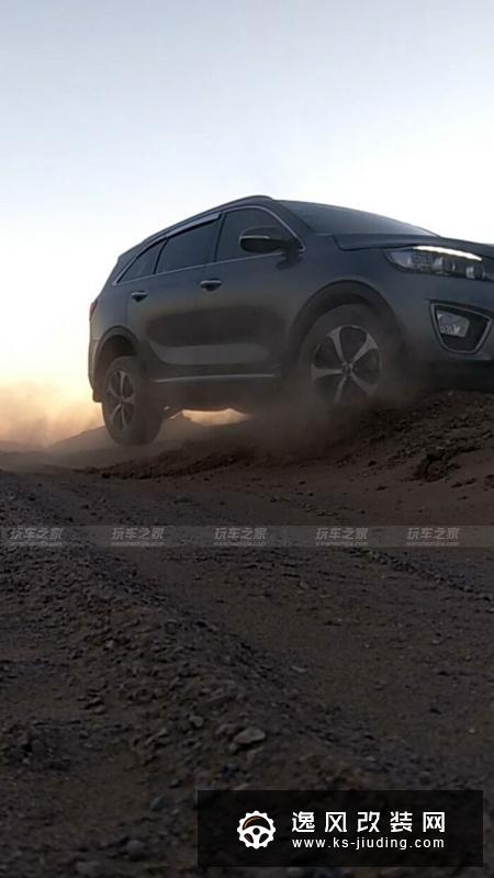 起亚索兰托改装后桥差速锁 换255AT轮胎