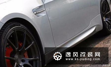 宝马M2雷霆版改装低趴姿态 车尾的升级嚣张十足
