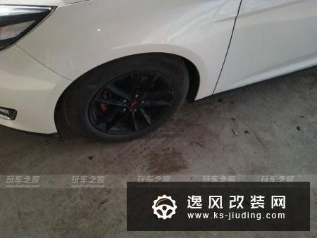 福克斯1.5T三厢版改装案例 ST包围/18寸雅泛迪轮毂