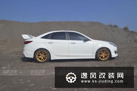 福特出了STI？重庆车友为福睿斯改装STI大尾翼