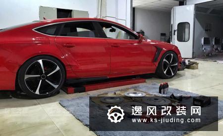 奥迪A7的华丽升级RS7 爆改血色宽体