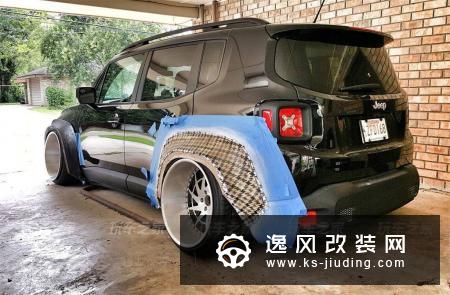买了辆Jeep自由侠玩改装，不改升高玩起了宽体低趴风格
