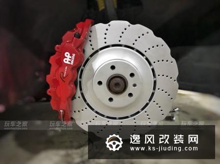 奥迪A7的华丽升级RS7 爆改血色宽体