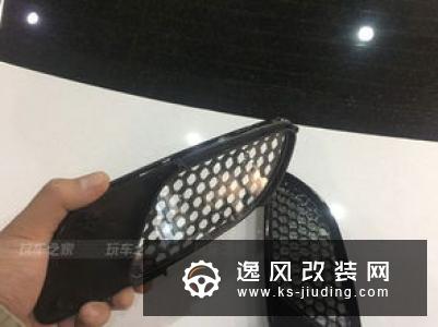 DIY发动机盖起初想的自己做一个试试,害怕自己搞不好,就500元收了原厂有碰
