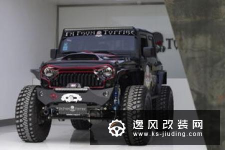牧马人由丑到娘的进化改装 湖心蓝车漆吸引眼球