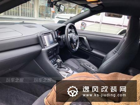 车友花了二十多万给CLA改装宽体 又入手了一辆GTR R35