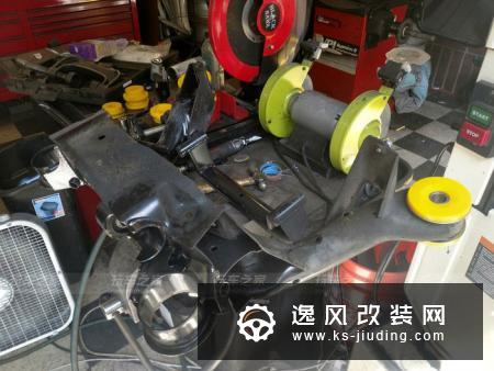 玩老车不容易，美国提宝马E46 M3赛道化改装总结