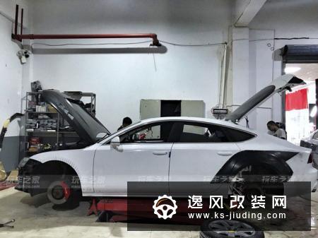 奥迪A7的华丽升级RS7 爆改血色宽体