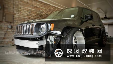 买了辆Jeep自由侠玩改装，不改升高玩起了宽体低趴风格