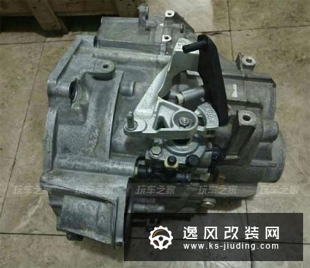 玩乐至上，车友给5.3秒的高尔夫GTI移植了手动变速箱