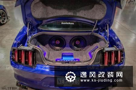 美式肌肉跑车玩低趴 福特Mustang改装后更帅了