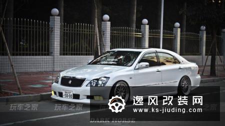 从气动避震到绞牙，这辆皇冠的车主对改装有着自己的想法