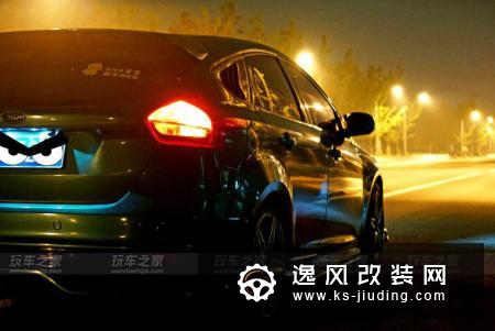 福克斯全车改色贴膜 小宽体加持更帅气