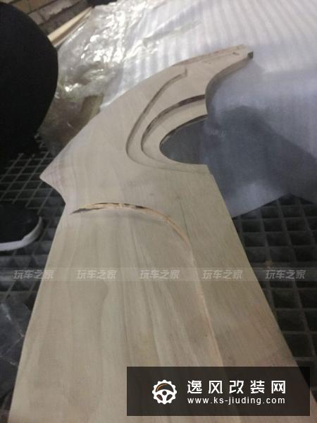 DIY发动机盖起初想的自己做一个试试,害怕自己搞不好,就500元收了原厂有碰