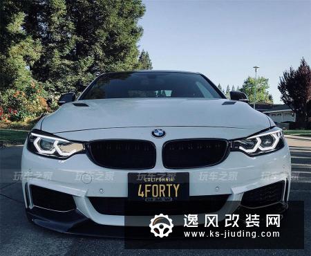 这辆宝马440i遇到小跑车不仅不会怂，改装宽体后还能撩到小姐姐
