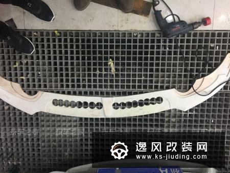 DIY发动机盖起初想的自己做一个试试,害怕自己搞不好,就500元收了原厂有碰