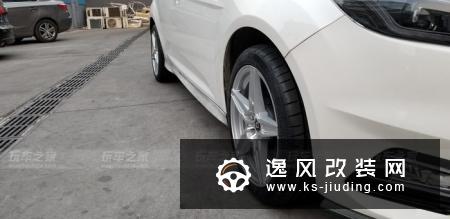 福克斯全车改色贴膜 小宽体加持更帅气