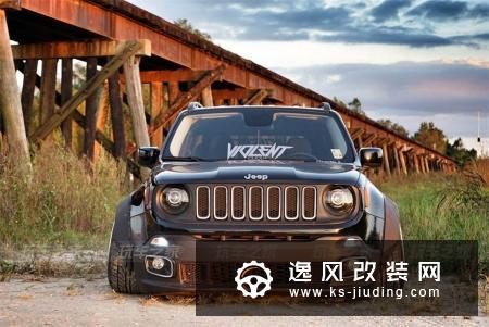 买了辆Jeep自由侠玩改装，不改升高玩起了宽体低趴风格