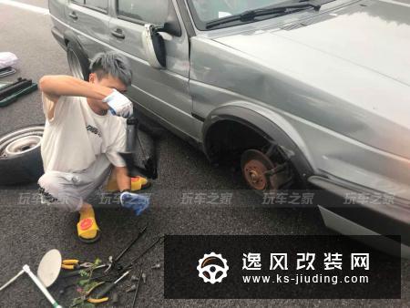 车子被撞了也不沮丧，山东女车主用经典捷达传递改装正能量