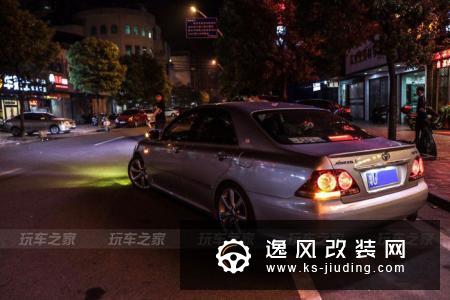 从气动避震到绞牙，这辆皇冠的车主对改装有着自己的想法