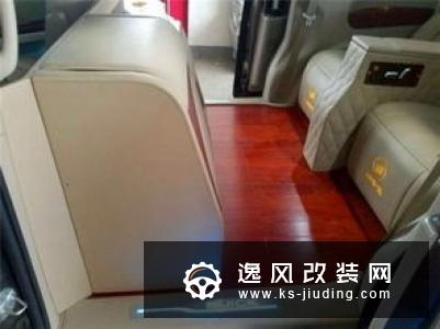 把别克GL8改装成越野房车，带上家人享受自驾的乐趣