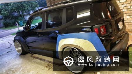 买了辆Jeep自由侠玩改装，不改升高玩起了宽体低趴风格