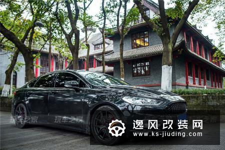 二阶蒙迪欧的改装诱惑 携表妹当车模上演大片