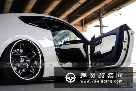 完整度极高的福特Mustang GT改装，定制内饰惊艳全场